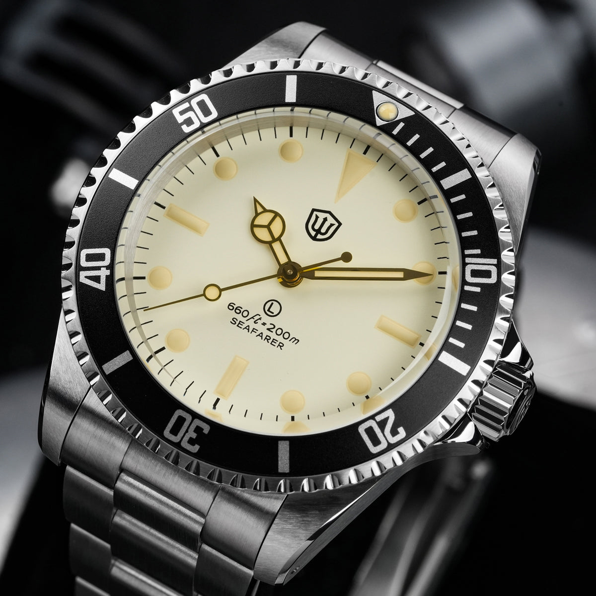 Watchdives WD5514Q 40mm quartz dive watch, tropical brown dial with yellow indices, dimension diagram, 316L stainless steel bracelet.
