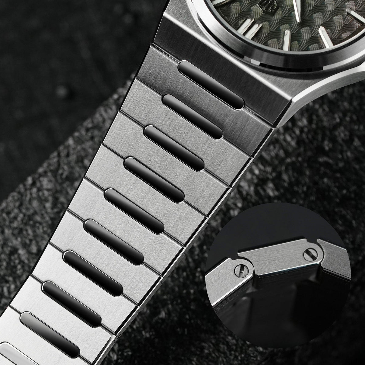 Watchdives WDC0001 PREMIER green dial watch showing blue BGW9 lume in darkness