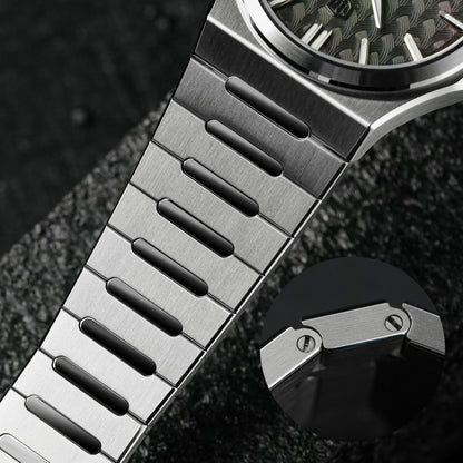 Watchdives WDC0001 PREMIER green dial watch showing blue BGW9 lume in darkness