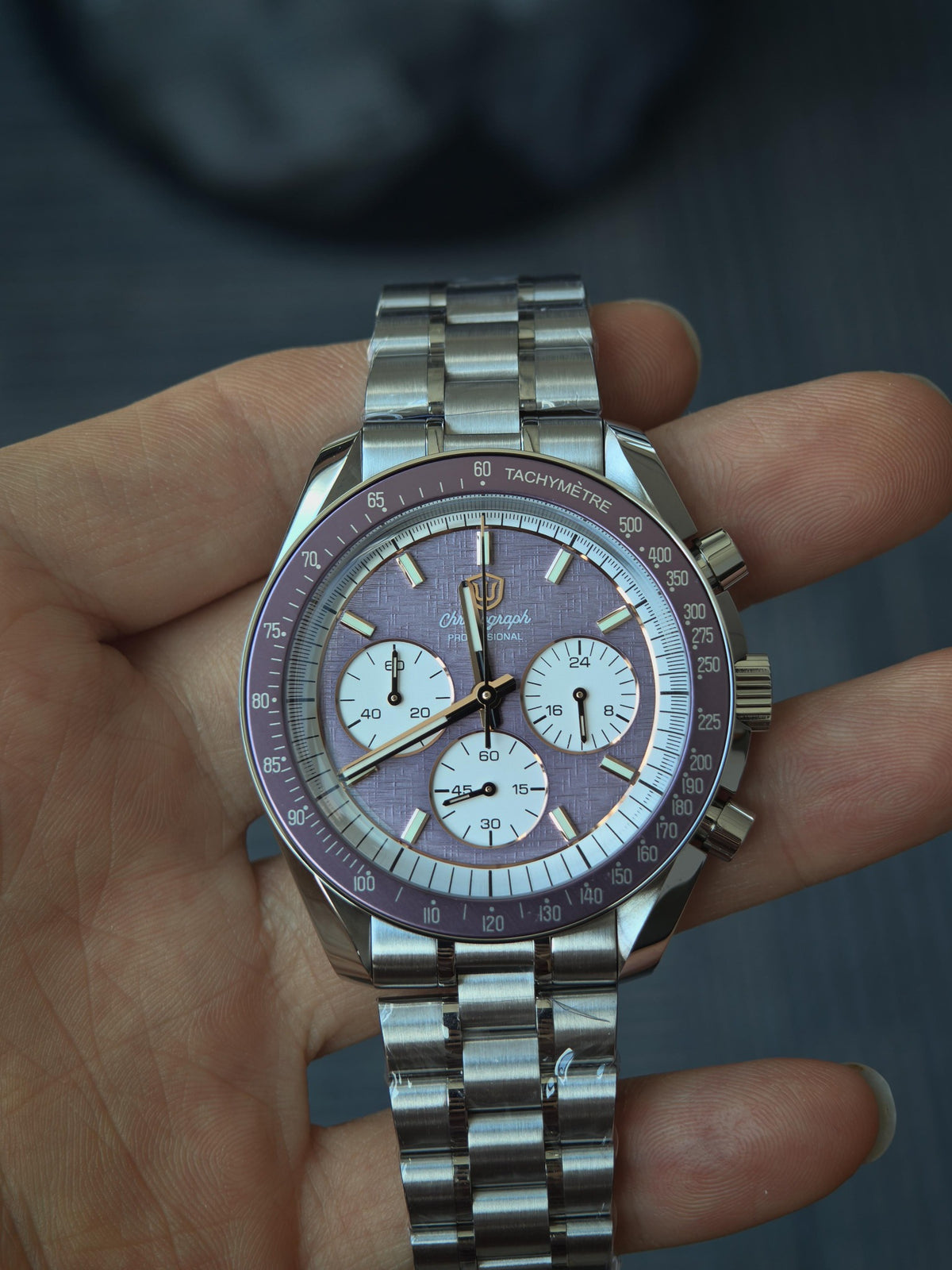 Watchdives WD1864 blue linen dial detail