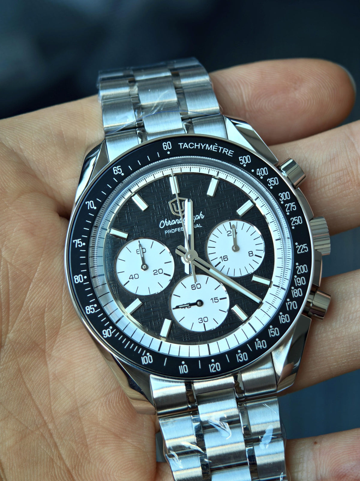 Watchdives WD1864 black linen dial chronograph watch front view