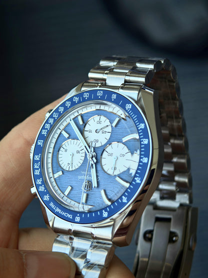 Watchdives WD1864 blue dial angled view