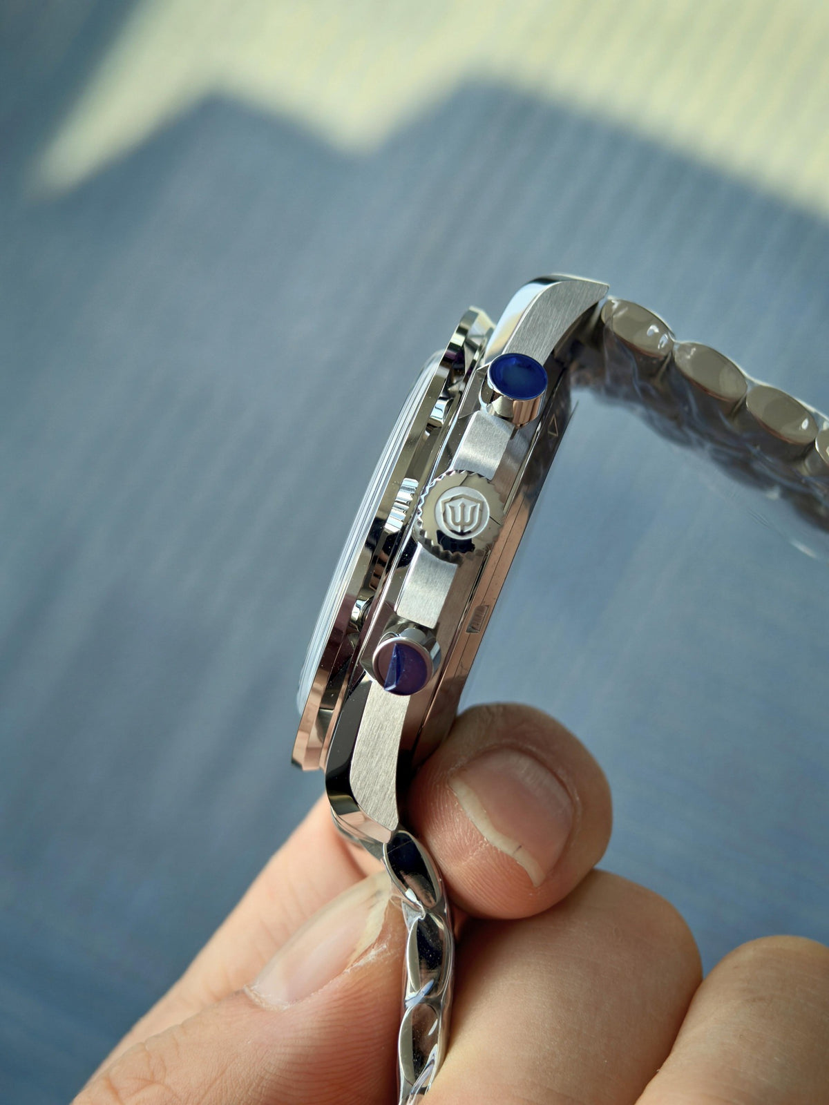 Watchdives WD1864 blue dial case side profile