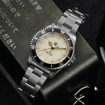 Watchdives WD5514Q 40mm quartz dive watch, tropical brown dial with yellow indices, luminous dial in darkness, 316L stainless steel bracelet.