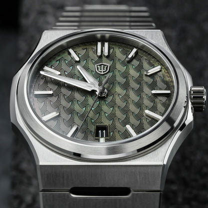 Watchdives WDC0001 PREMIER crown and polished case finishing close-up