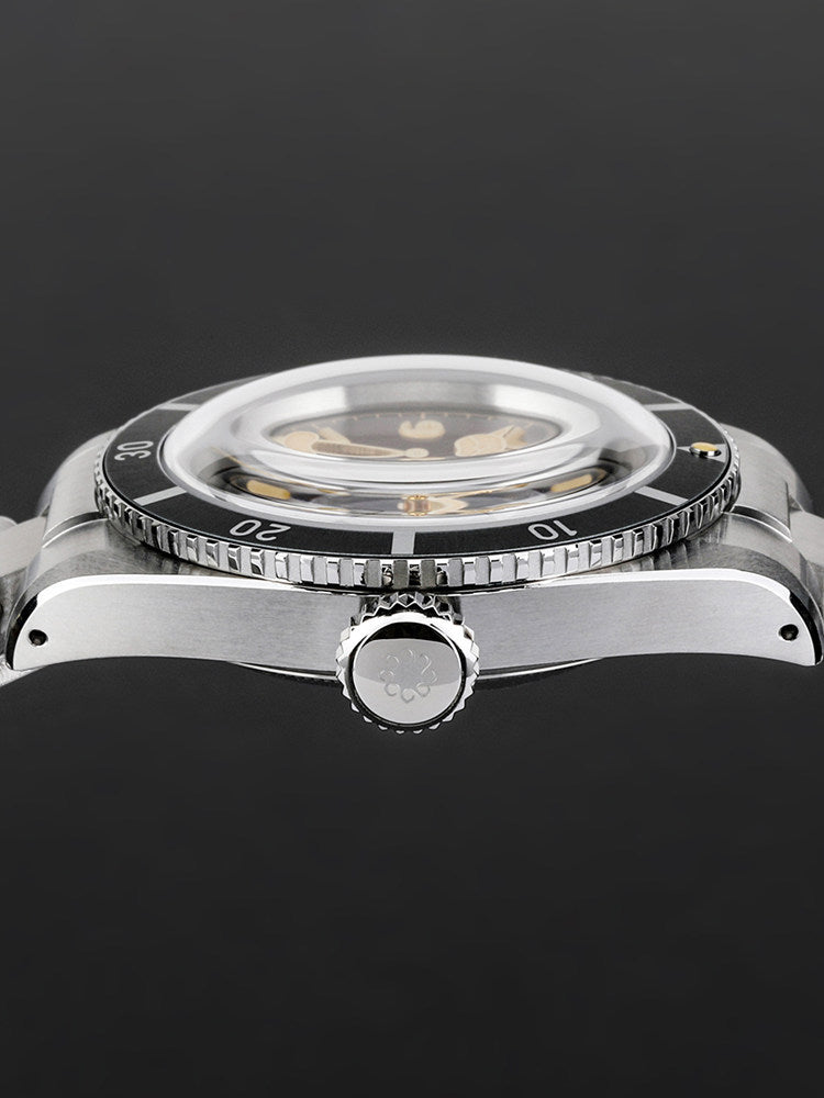 Octopus Kraken OCT-0028 case side close-up showing double domed sapphire crystal and screw-down crown