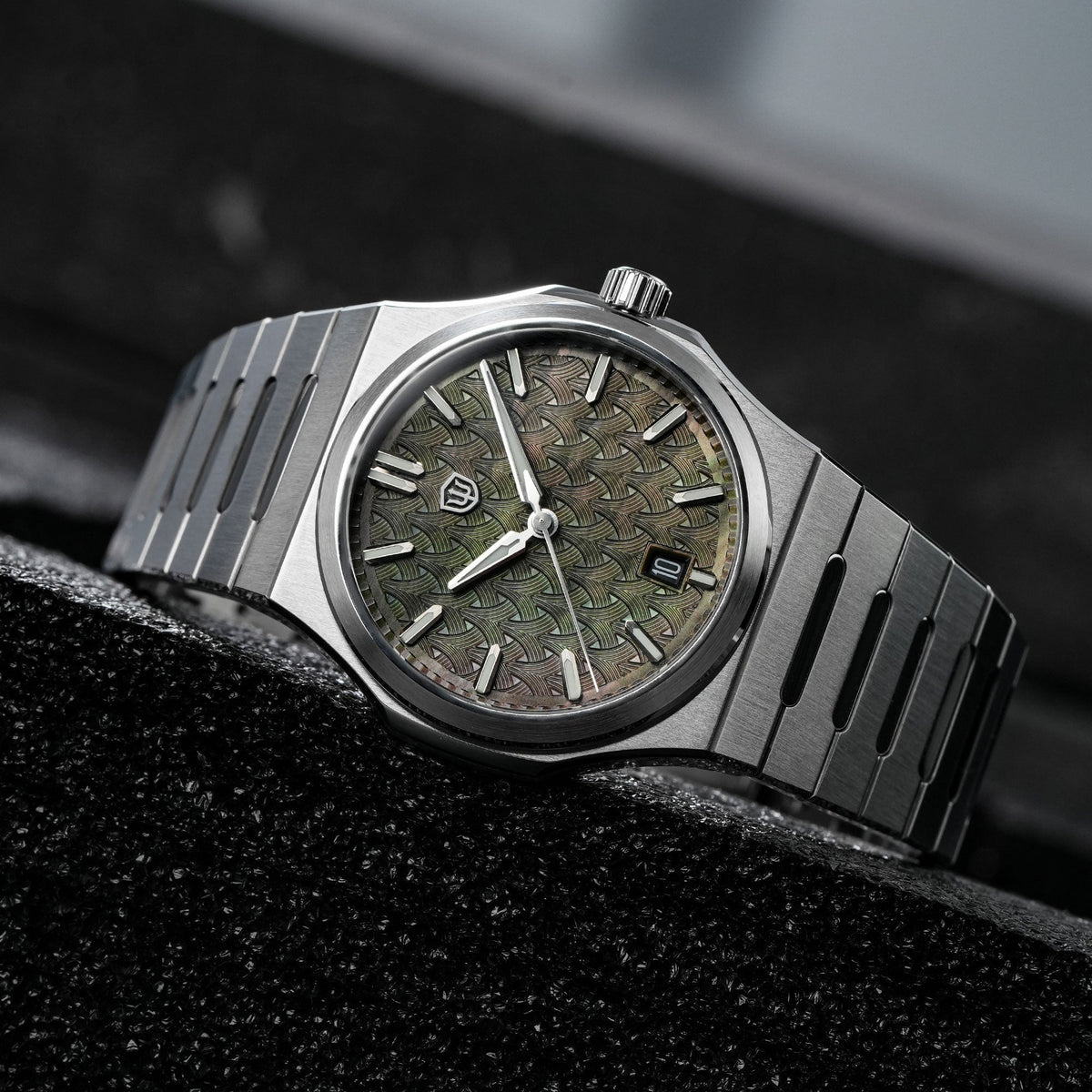 Watchdives WDC0001 PREMIER green mother-of-pearl dial, angled close-up