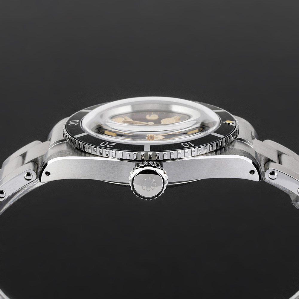 Octopus Kraken OCT-0028 side profile showing double domed sapphire crystal and screw-down crown