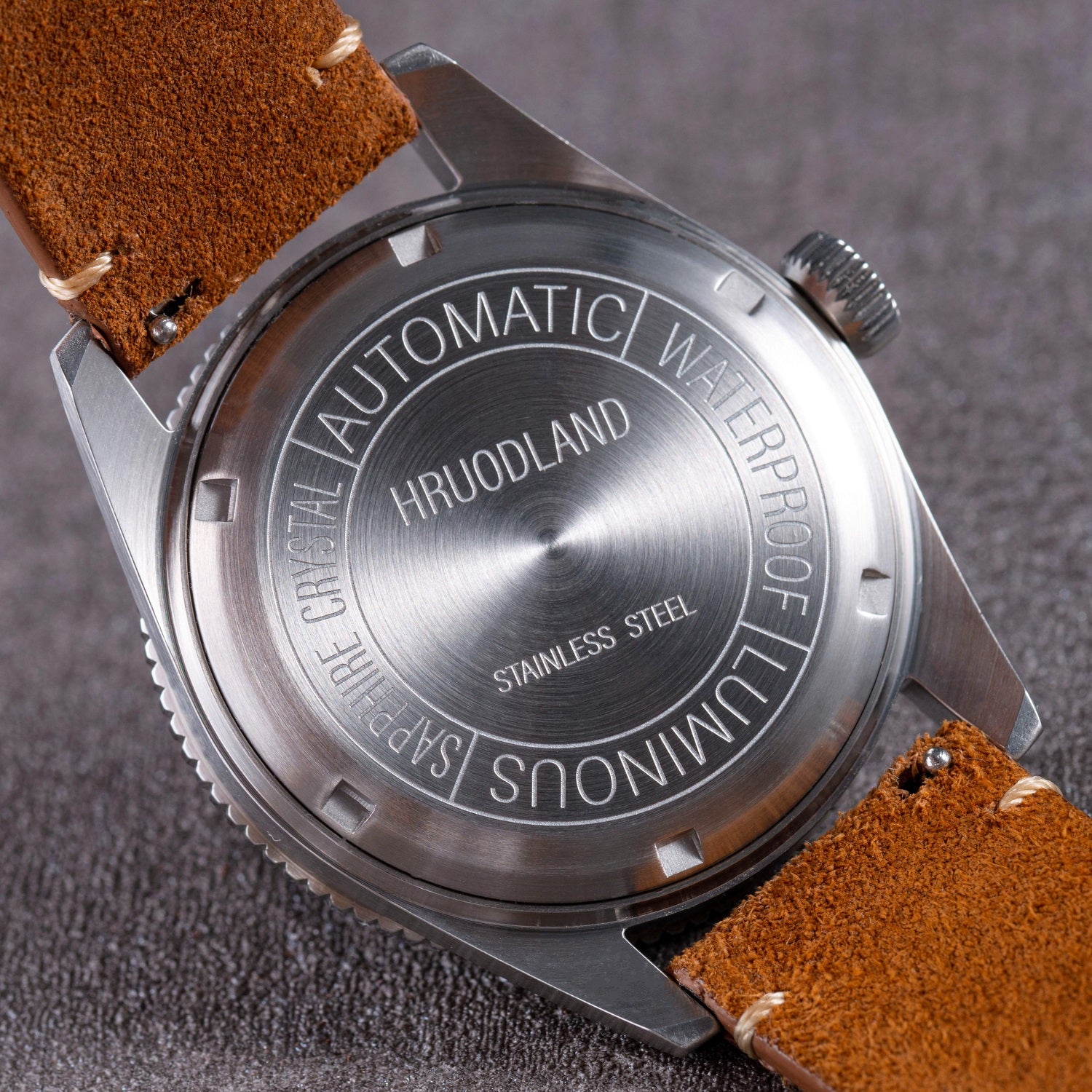 40mm Vintage Diver Watch – Sapphire Bubble Crystal, 200m WR