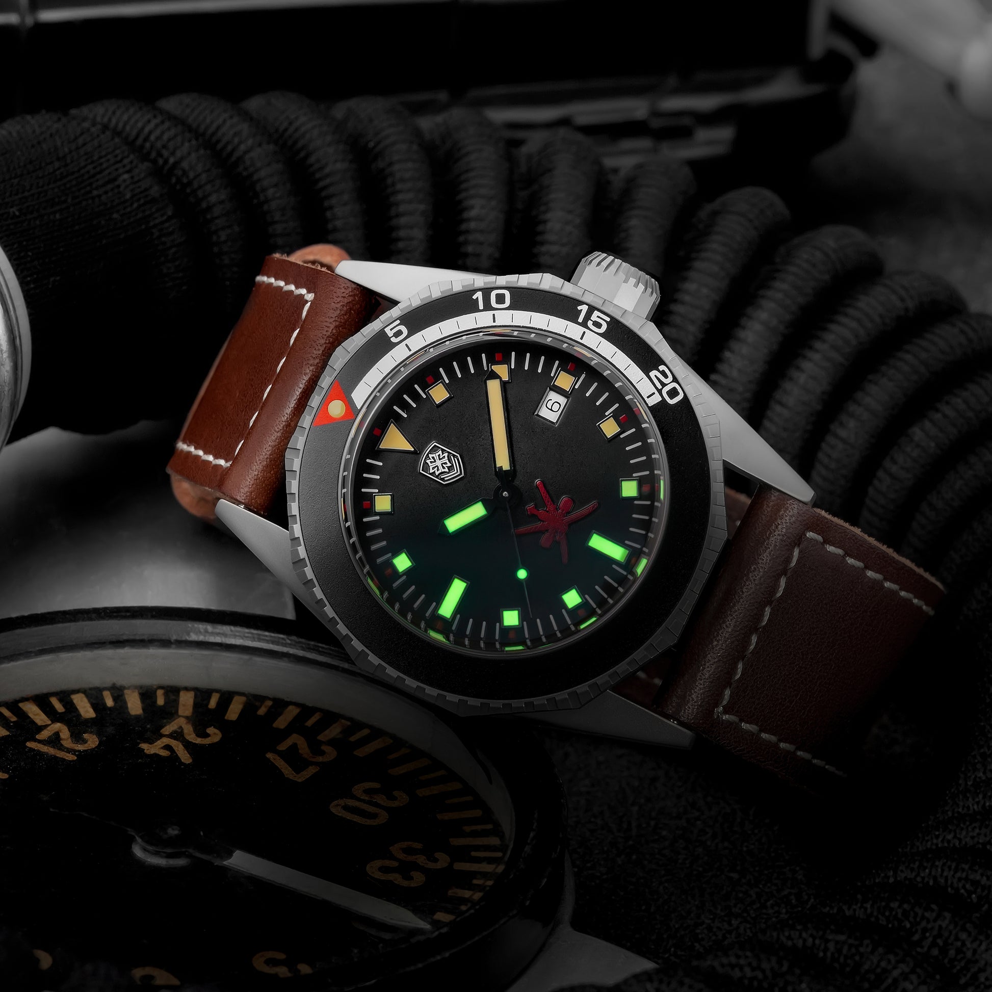 THORN T019 vintage-style diver with red emblem and C3 lume