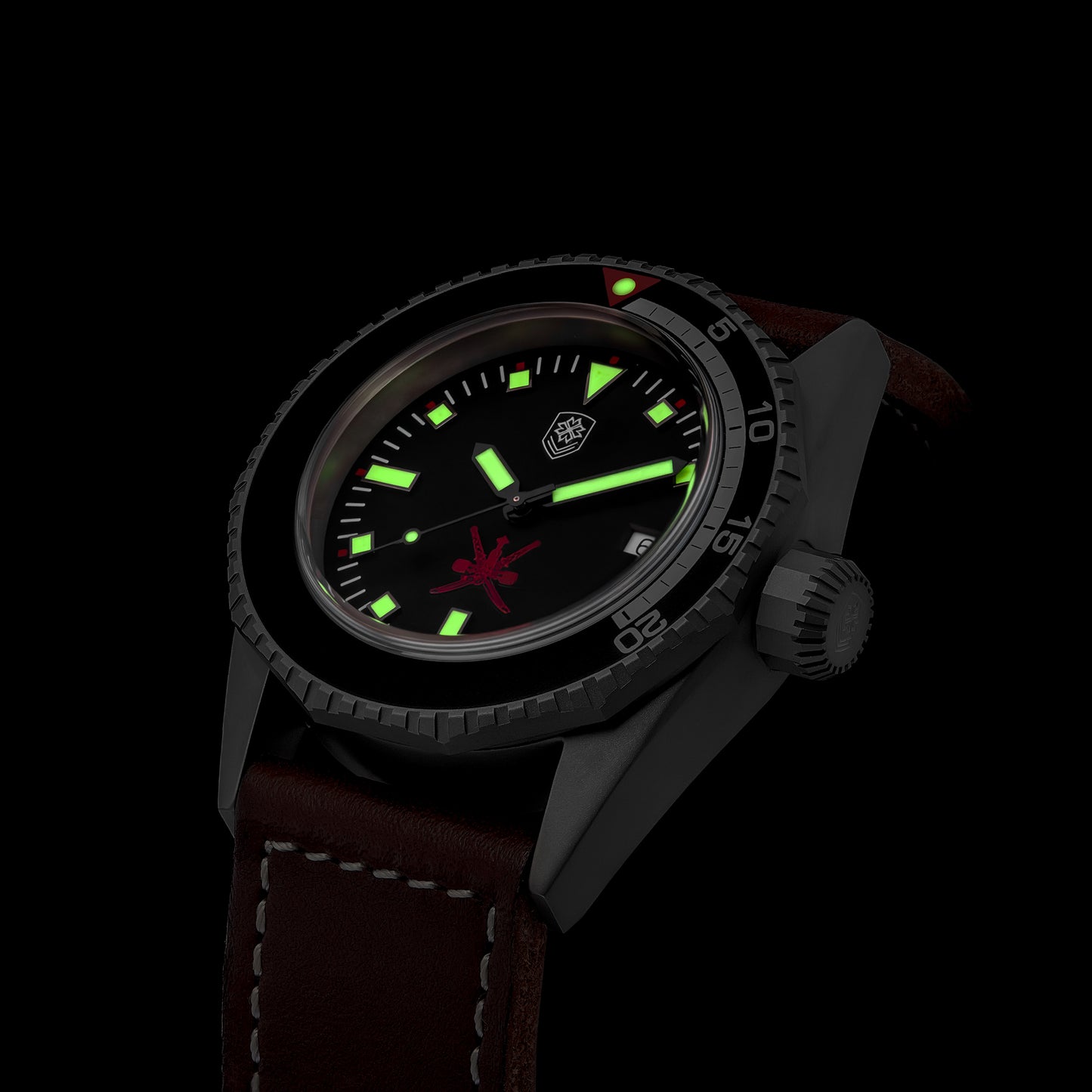 THORN T019 vintage-style diver with red emblem and C3 lume