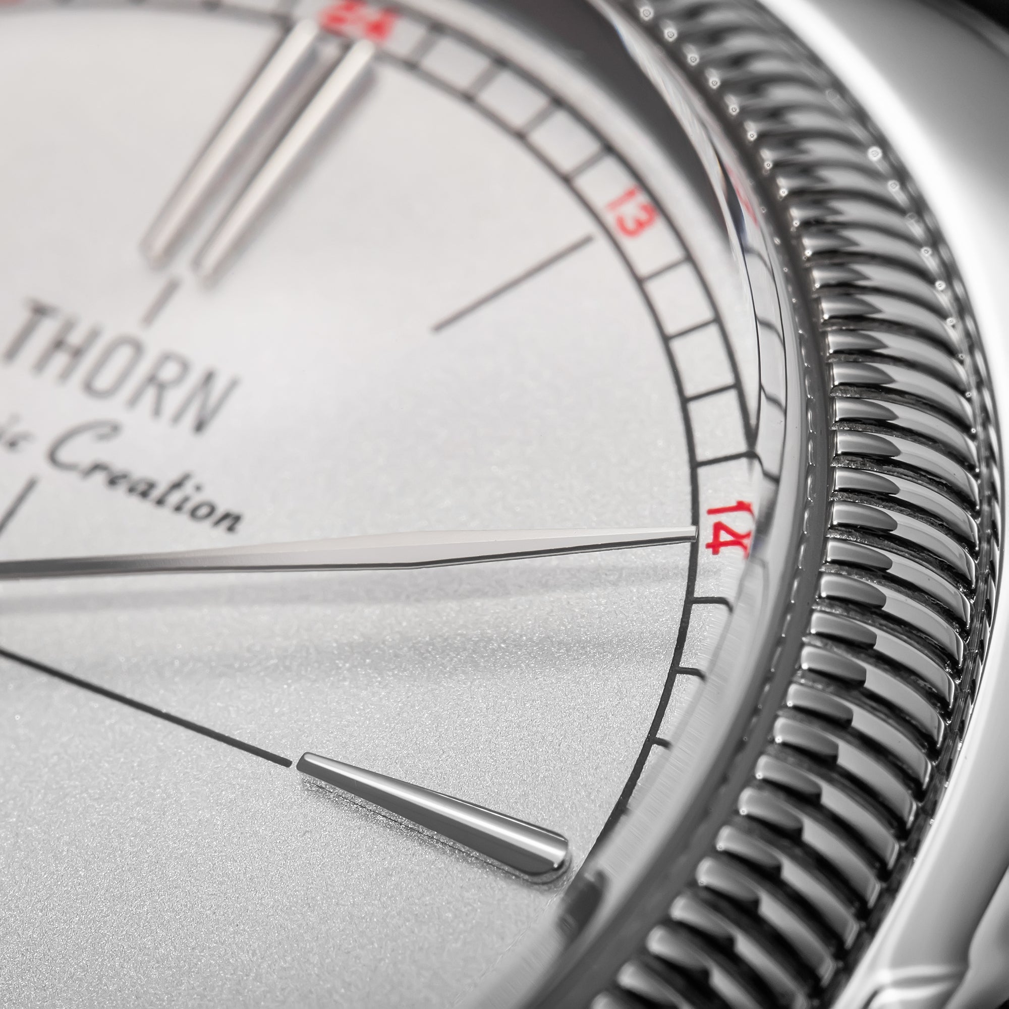 Thorn T017 Retro Cushion Quartz Couple's Watch | Classic Design