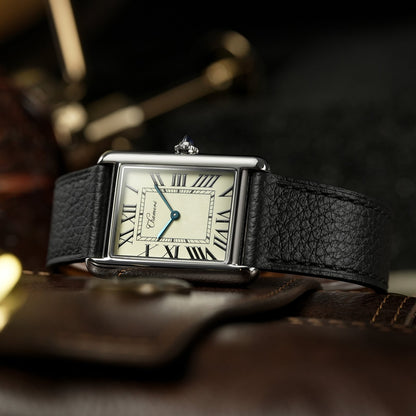 Chameri CH01 close-up of polished 316L stainless steel case
