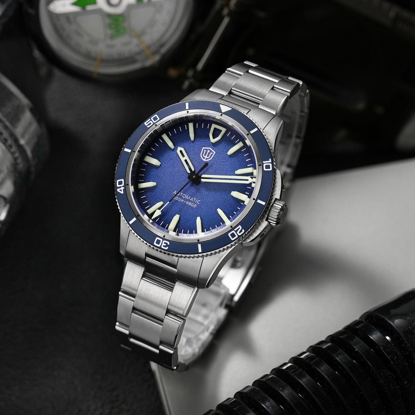 watchdives-wd0019-blue-dial-closeup-Thorn Watch Official Store