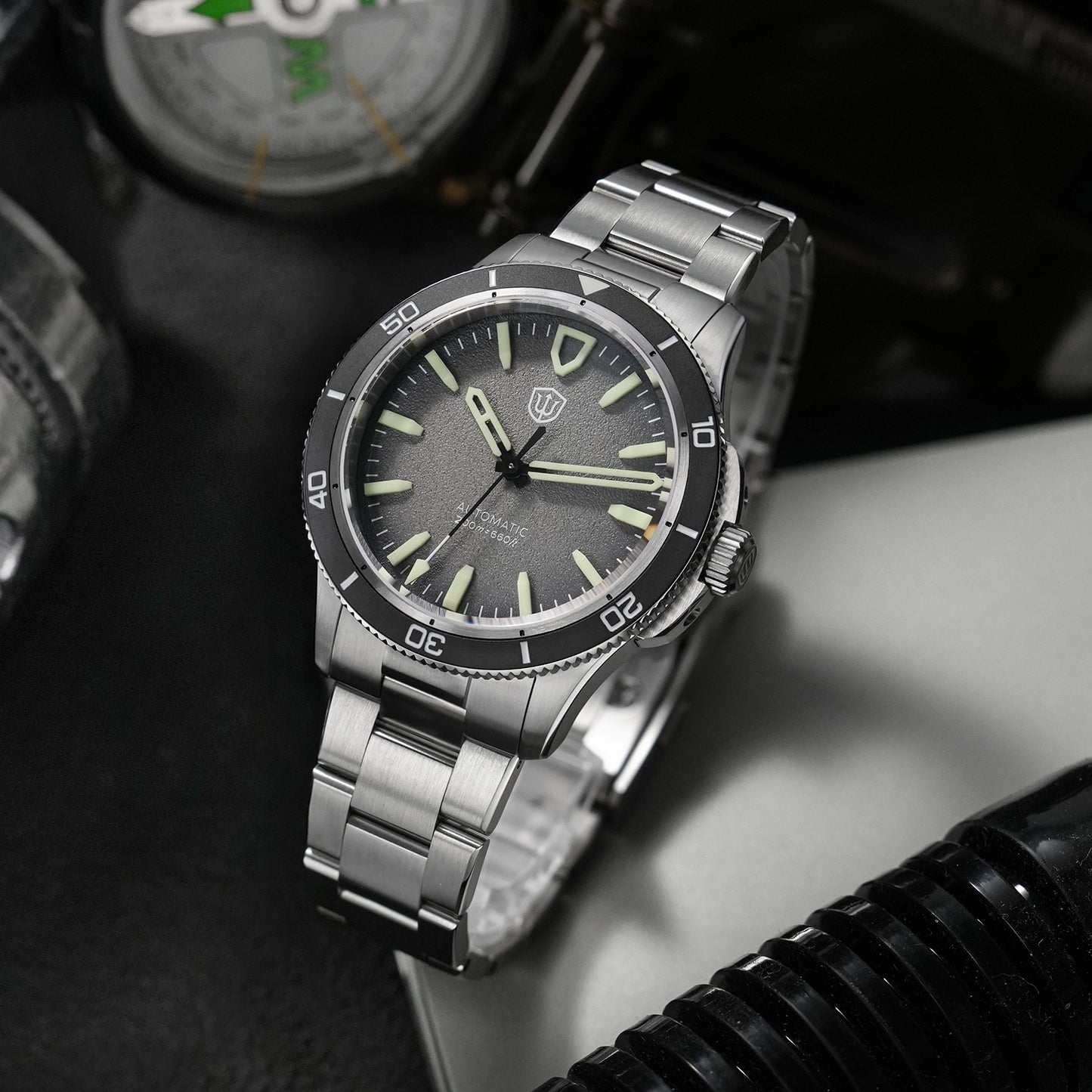 watchdives-wd0019-grey-dial-closeup_2-Thorn Watch Official Store