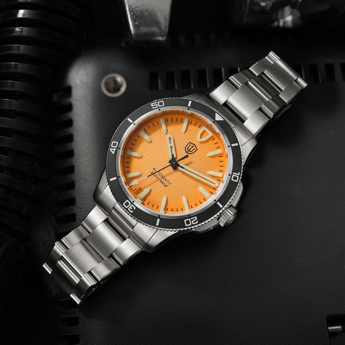 watchdives-wd0019-orange-dial-bracelet-Thorn Watch Official Store