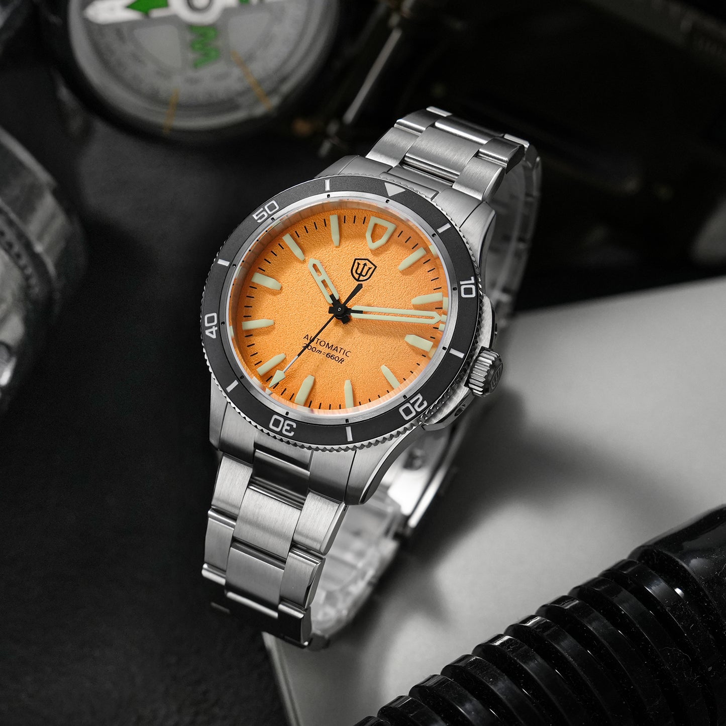 watchdives-wd0019-orange-dial-closeup-Thorn Watch Official Store