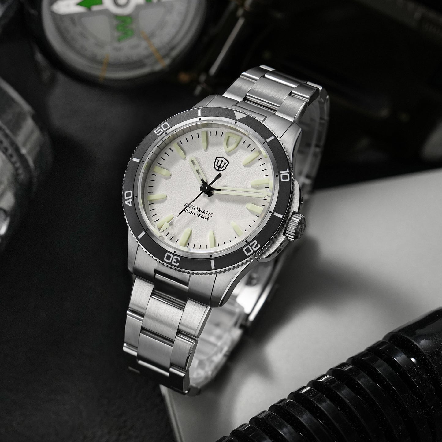 watchdives-wd0019-white-dial-closeup-Thorn Watch Official Store