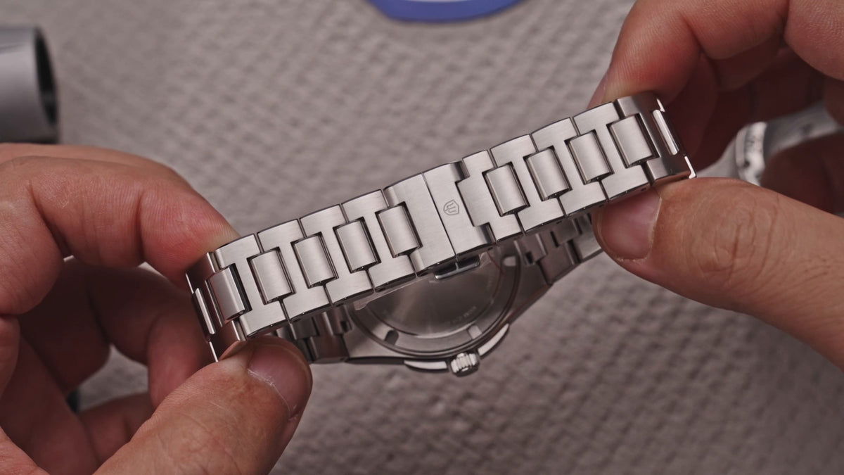Watchdives WD2007A black textured dial close-up from product video
