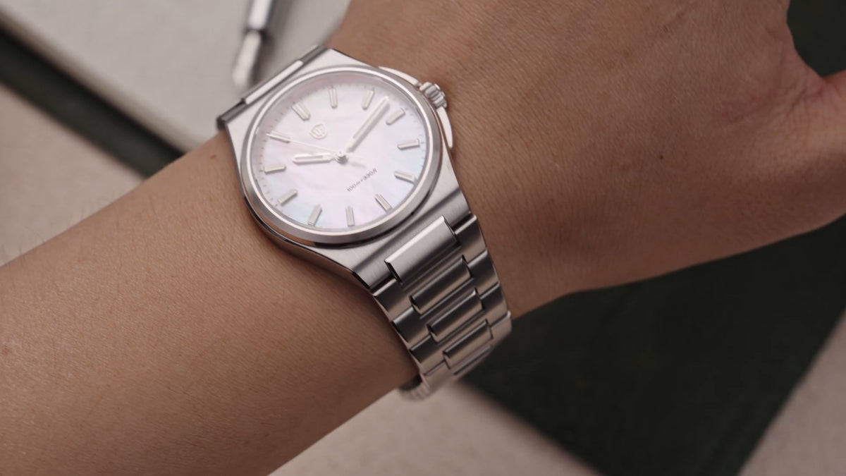 Watchdives WD2007A white dial on wrist showing compact case proportions